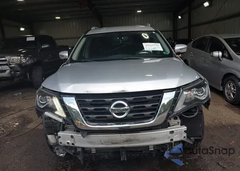 2017 Nissan Pathfinder Sv z USA, uszkodzony, nr VIN 5N1DR2MN5HC663188